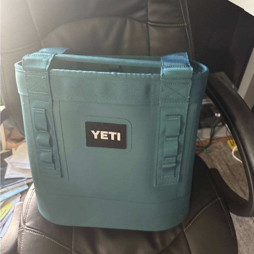 YETI Camino 20